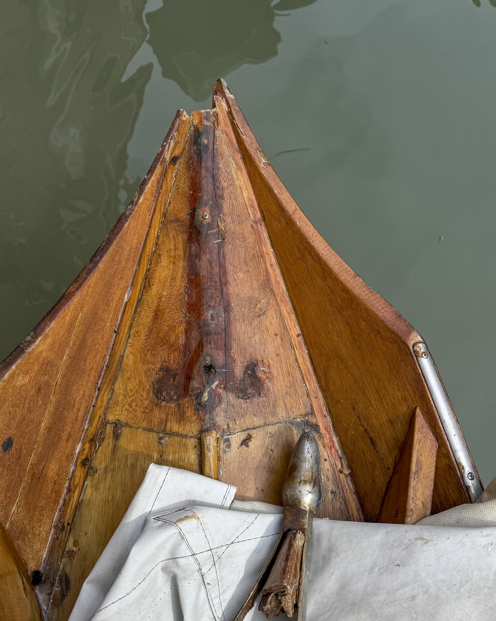 La Civetta — prow damage overview